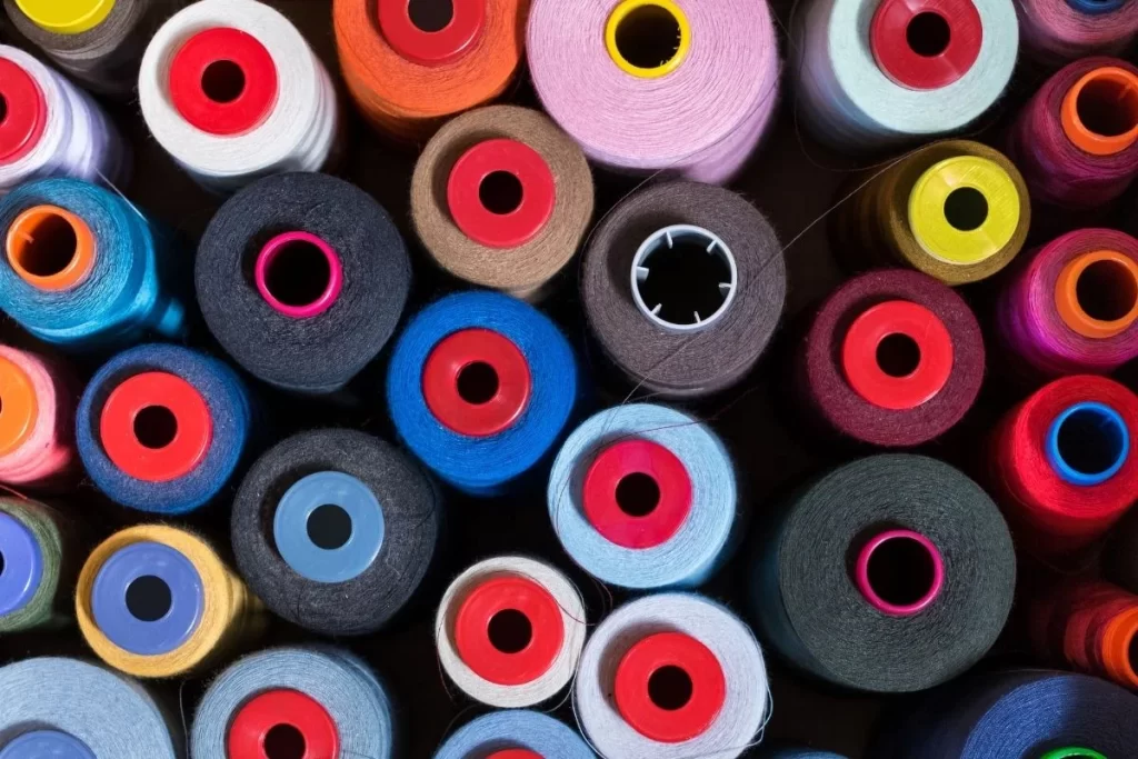 Polyester İplik Nedir?