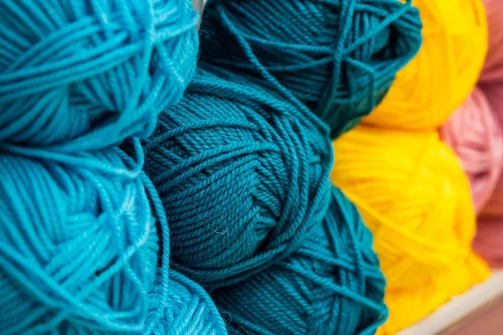 Akrilik İplik Nedir?